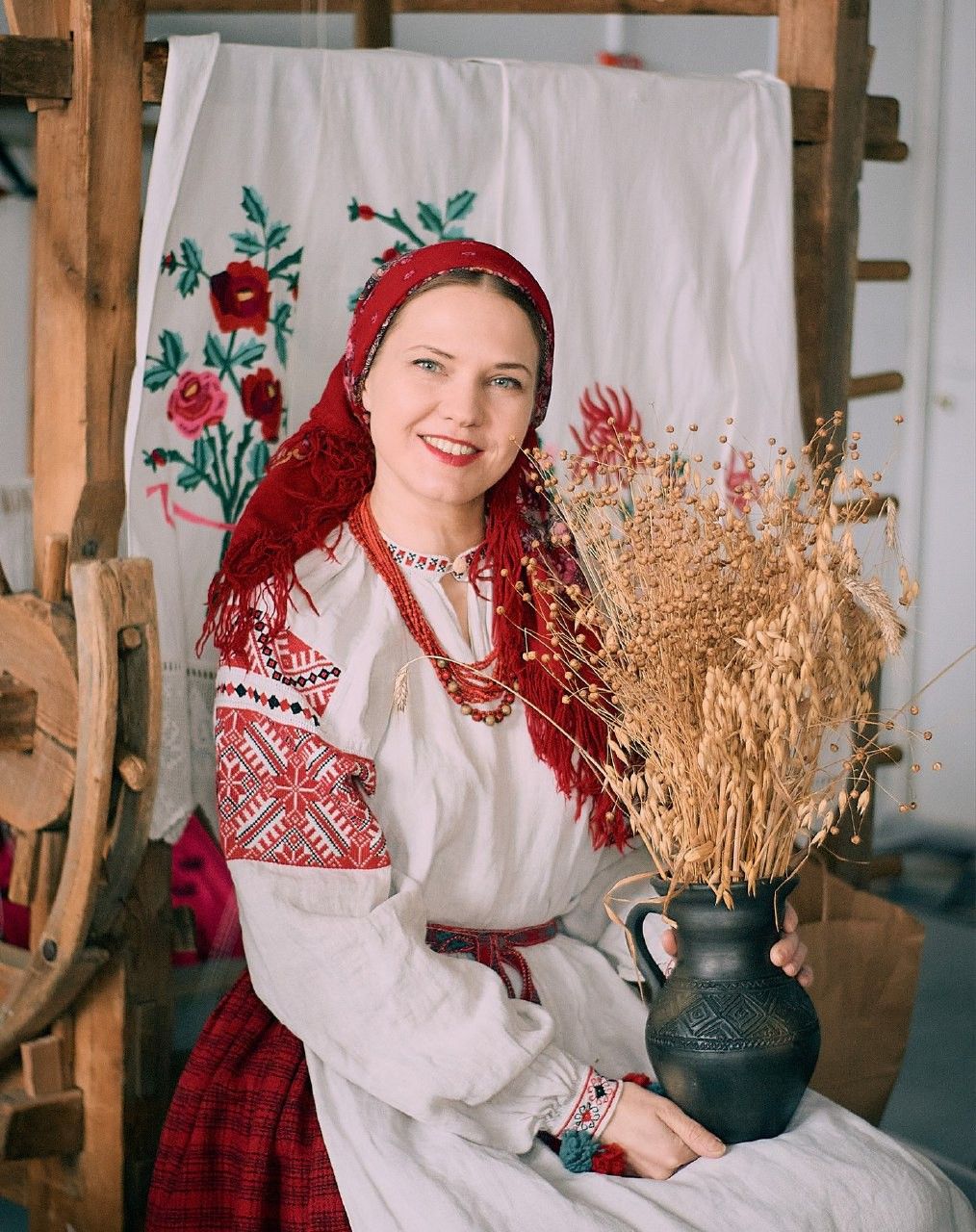 Women in Slavic costumes in Kananga