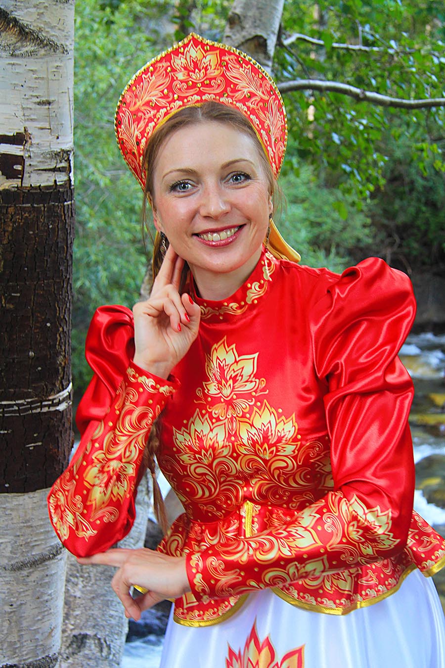 Women in Slavic costumes in Kananga