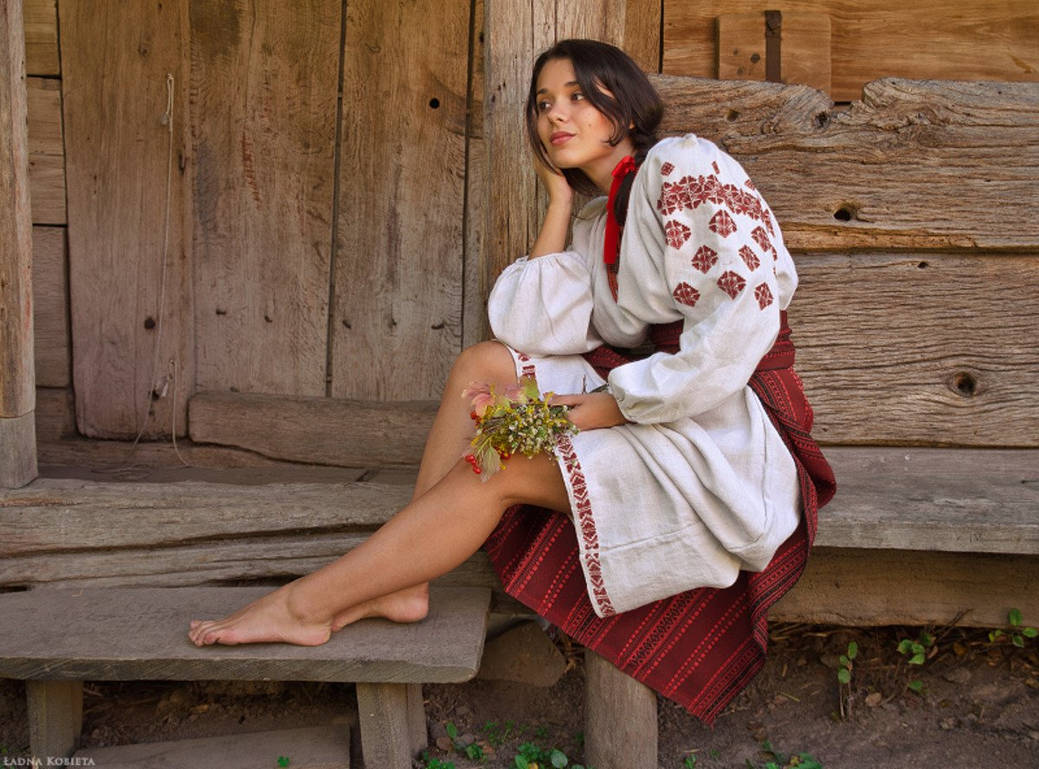 Women in Slavic costumes in Kananga