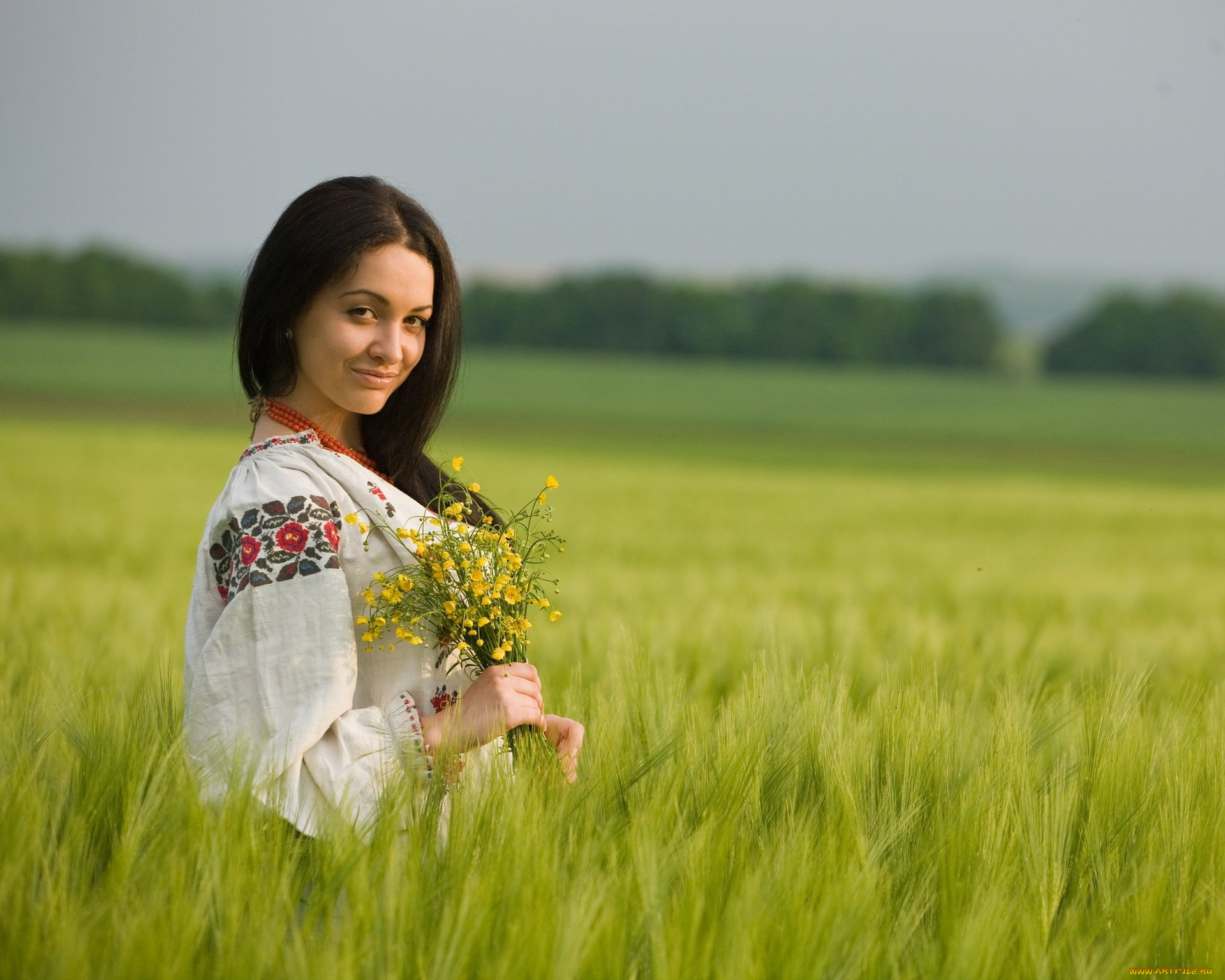 Women in Slavic costumes in Kananga