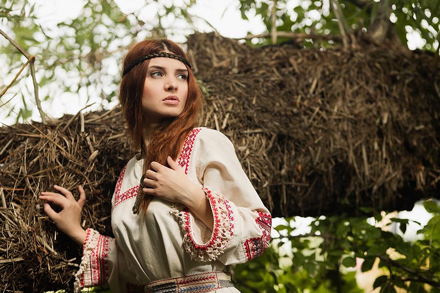Women in Slavic costumes in Kananga