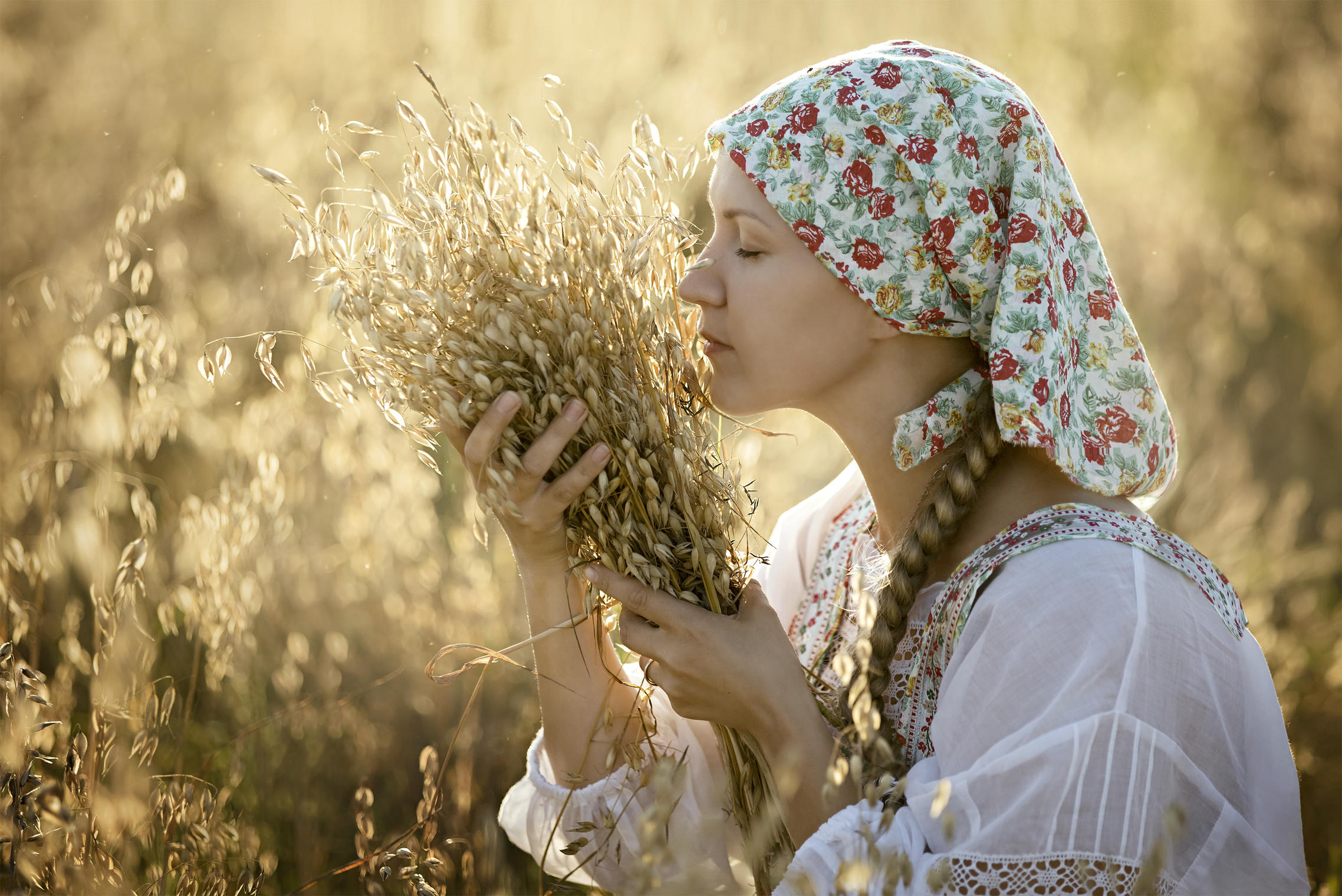 Photo Women in Slavic costumes in Kananga