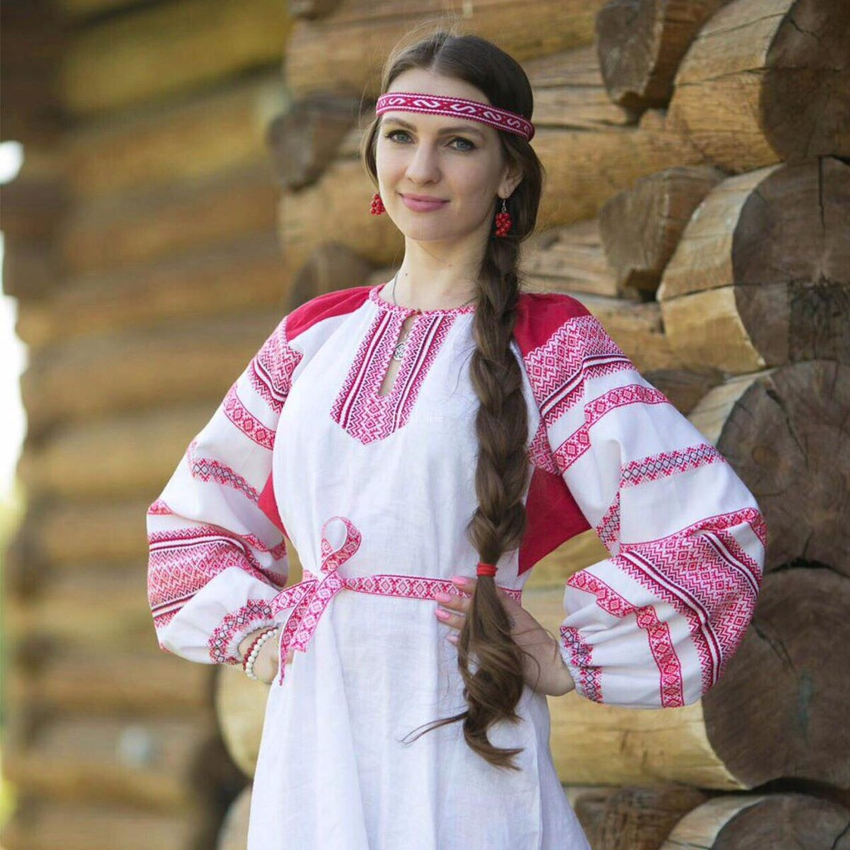 Girls in Slavic costumes in Kananga