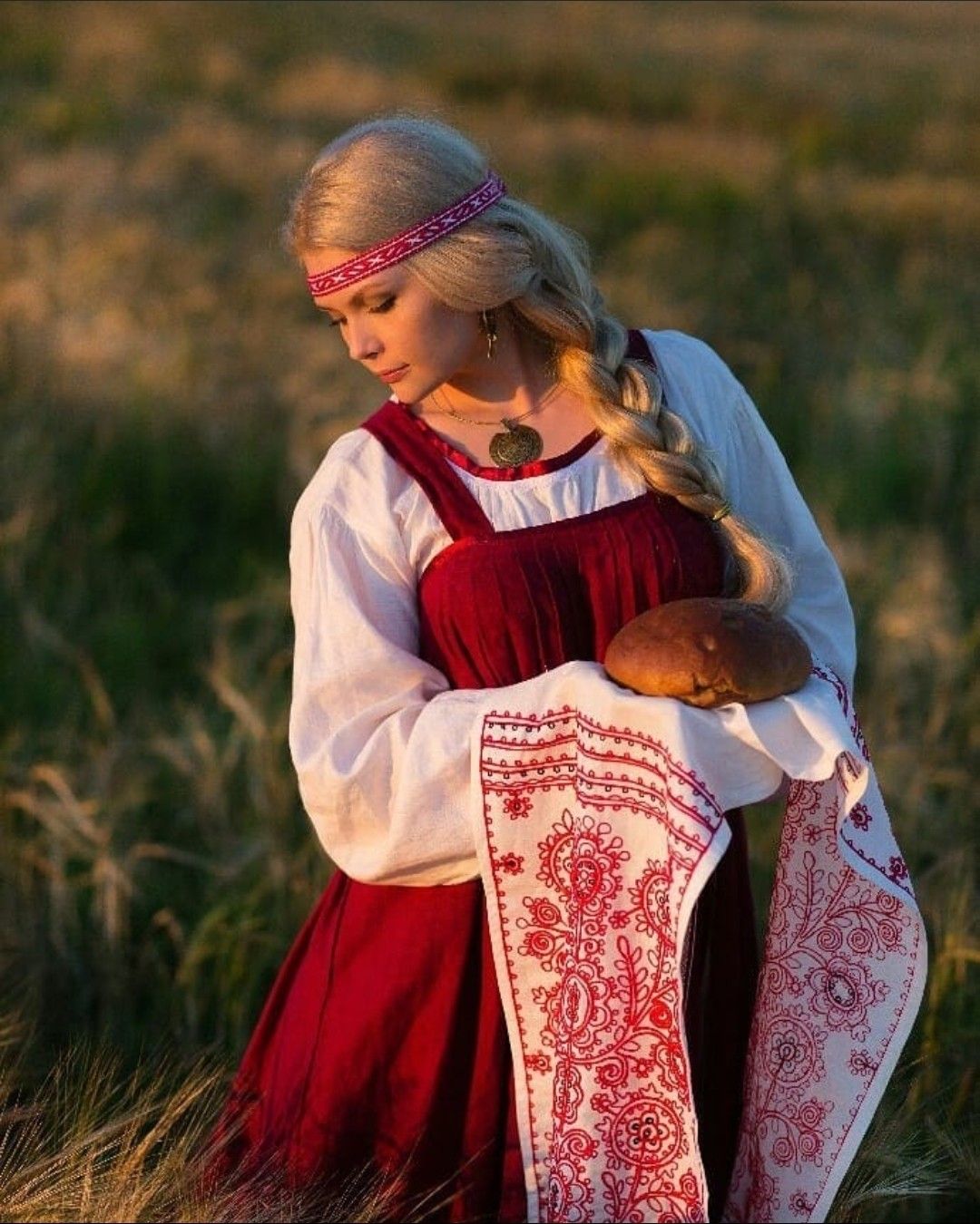 Girls in Slavic costumes in Kananga